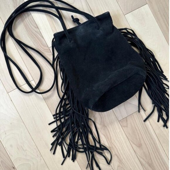 High-quality genuine suede handbag with dramatic fringe details - Picture 3 of 8
